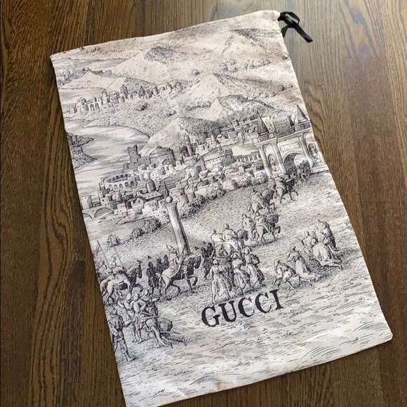 Dust bags many designers available, prices vary - Picture 3 of 11